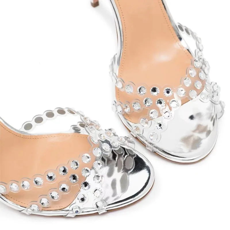 Sandalias de tacón plateado de - Wedding Shop reseña y precio